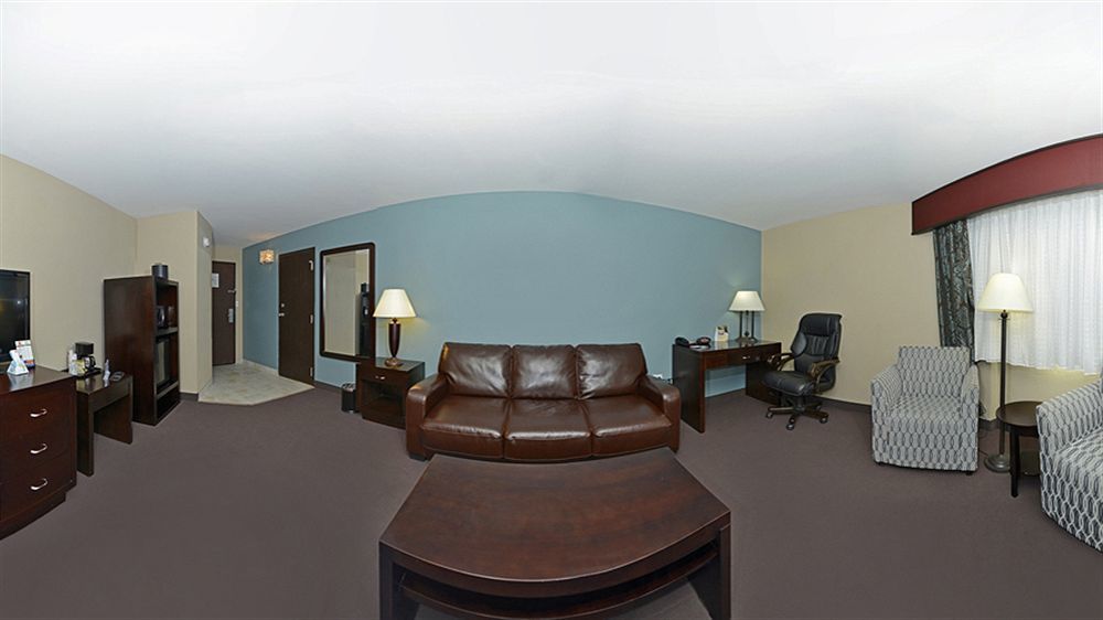 Causeway Bay Hotel Lansing Esterno foto