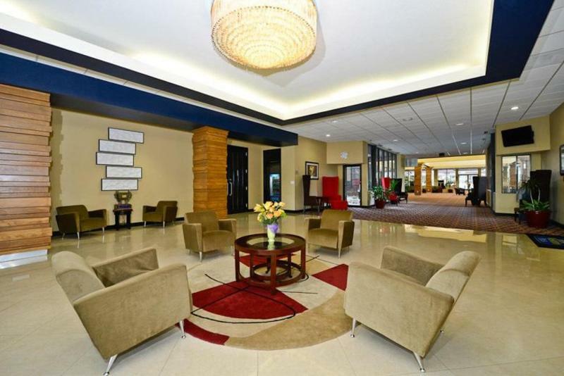 Causeway Bay Hotel Lansing Esterno foto