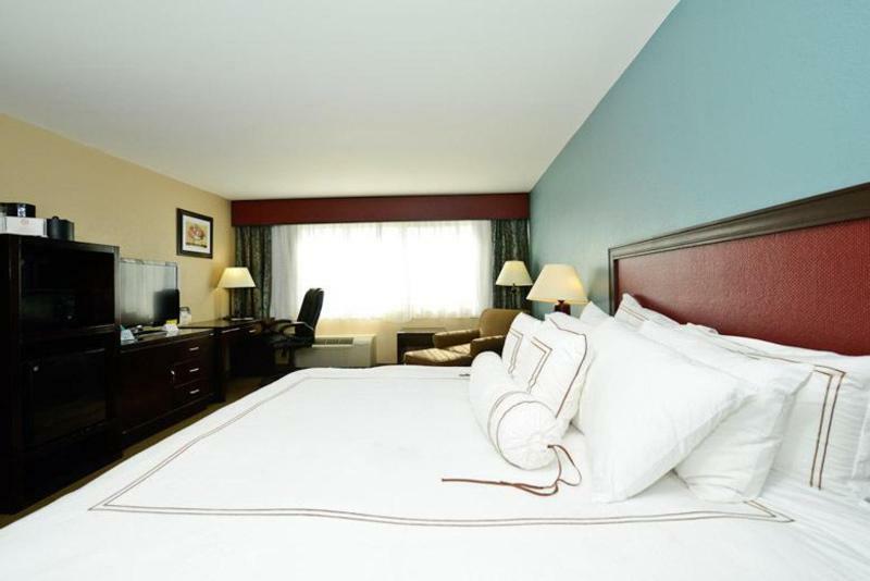 Causeway Bay Hotel Lansing Esterno foto
